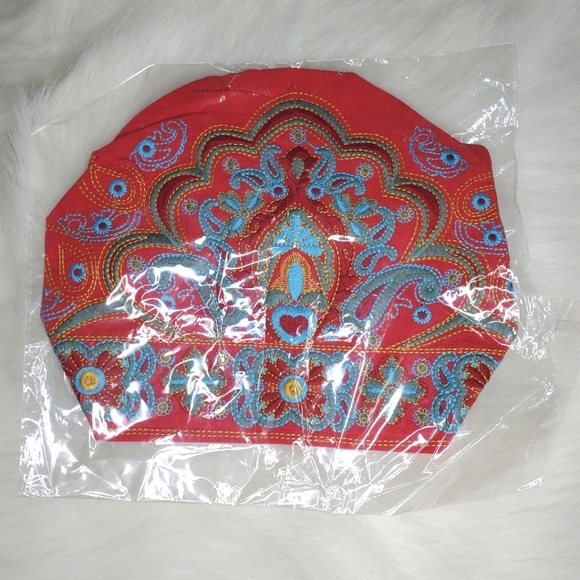 New embroidered headscarf - Picture 3 of 3